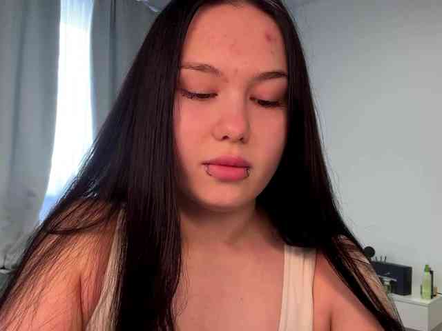 DiaphanousDream webcam