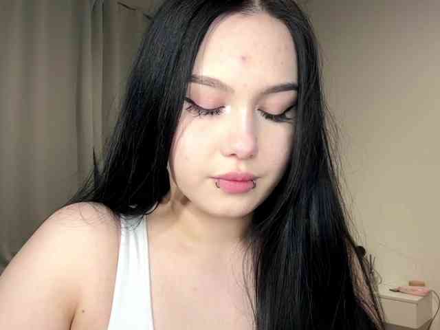 DiaphanousDream webcam
