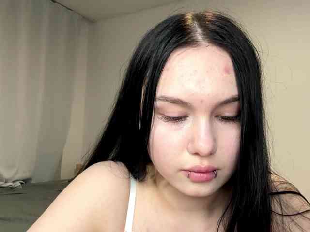 DiaphanousDream webcam