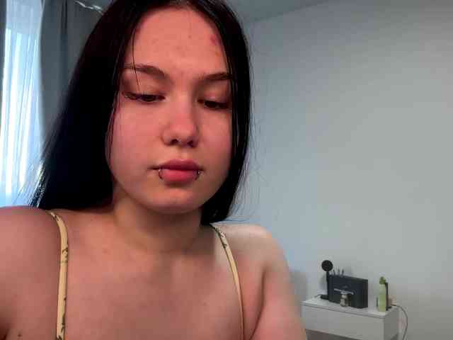 DiaphanousDream webcam
