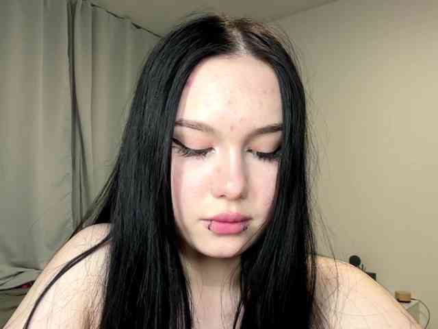 DiaphanousDream webcam