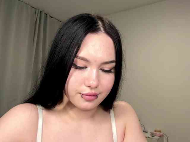 DiaphanousDream webcam