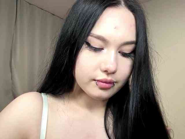 DiaphanousDream webcam