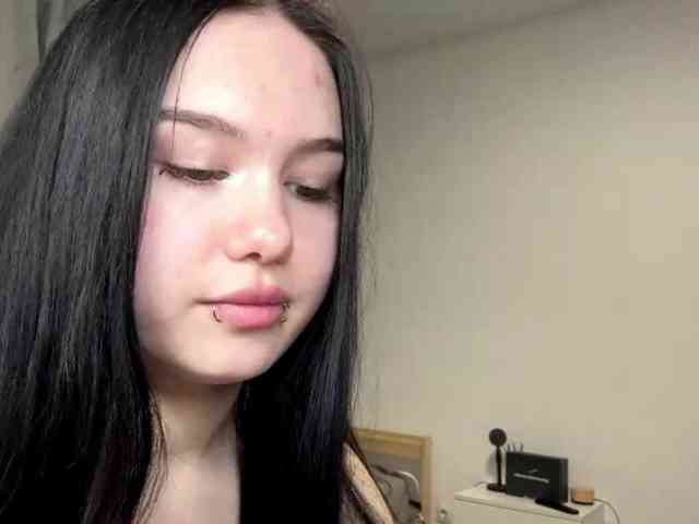 DiaphanousDream webcam