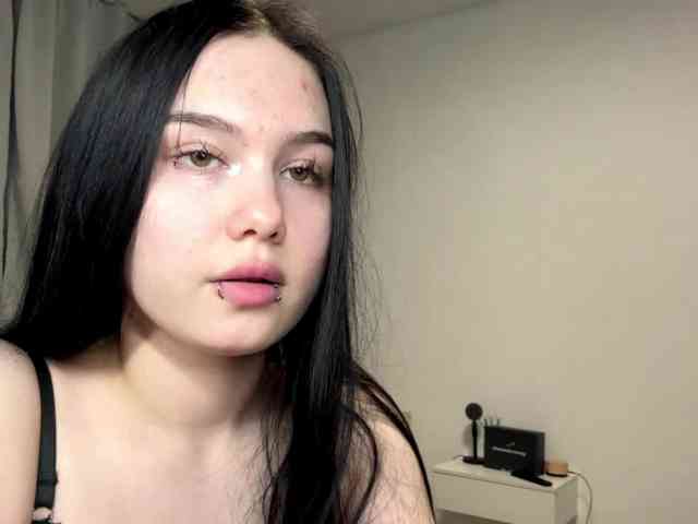 DiaphanousDream webcam