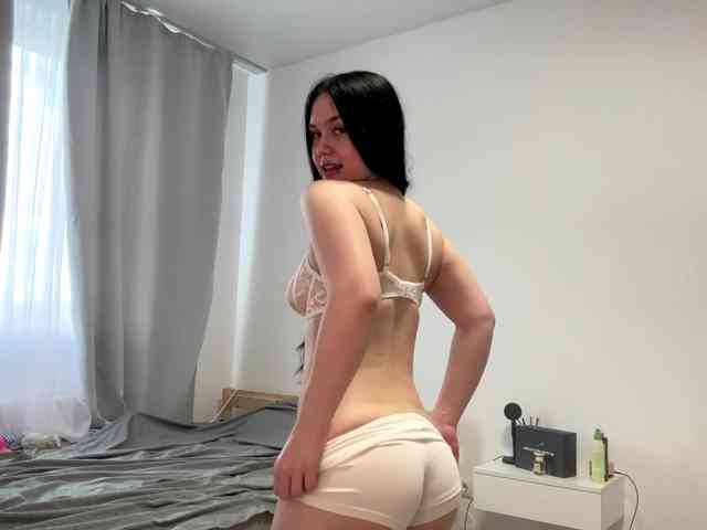 DiaphanousDream webcam