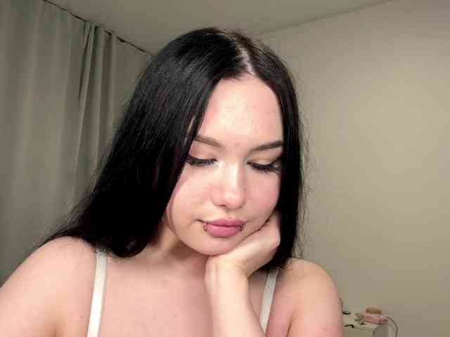 DiaphanousDream webcam