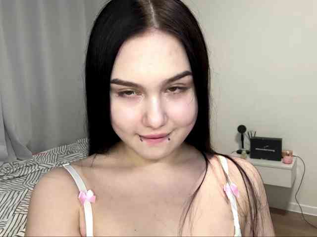 DiaphanousDream webcam