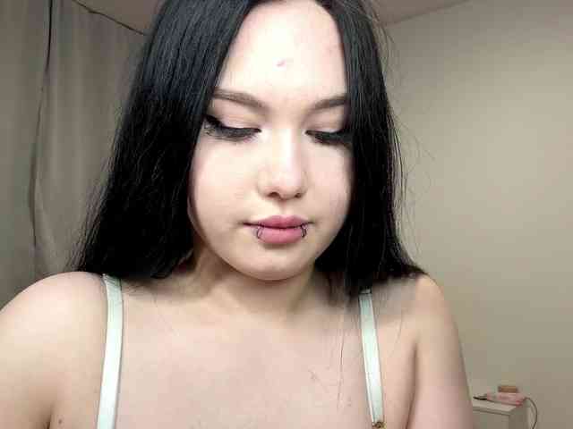 DiaphanousDream webcam