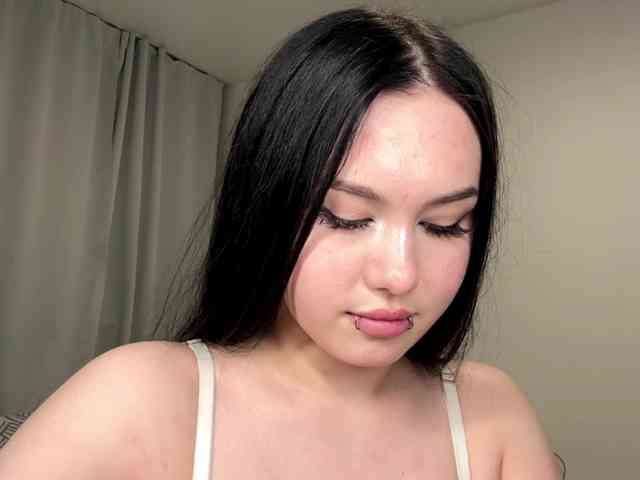 DiaphanousDream webcam