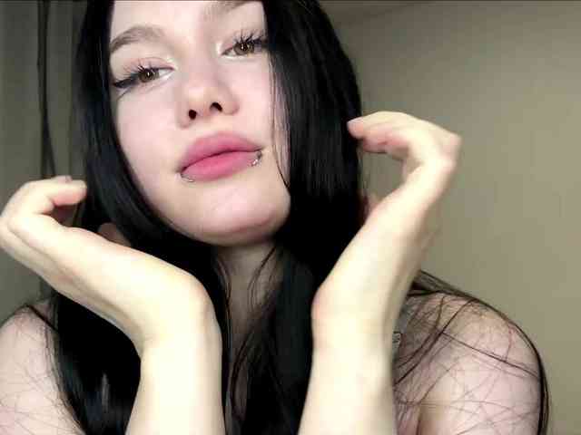DiaphanousDream webcam