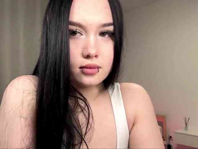 DiaphanousDream webcam
