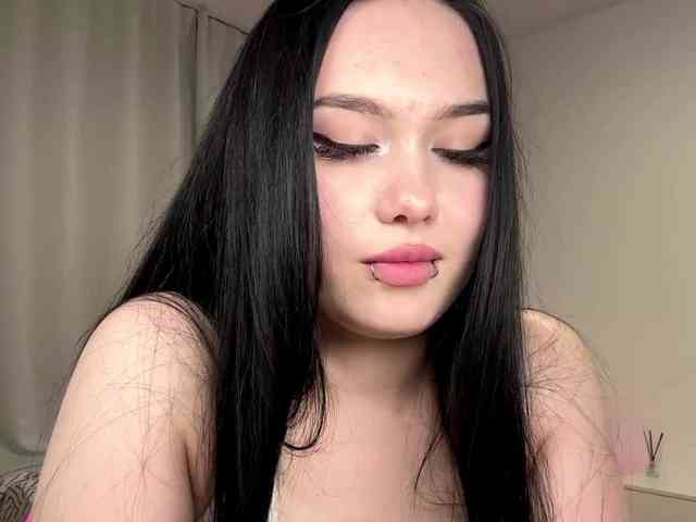DiaphanousDream webcam