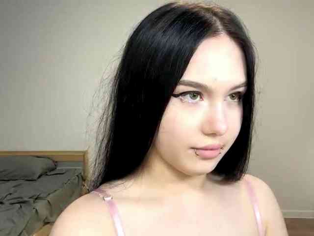 DiaphanousDream webcam