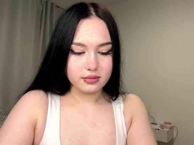 DiaphanousDream webcam
