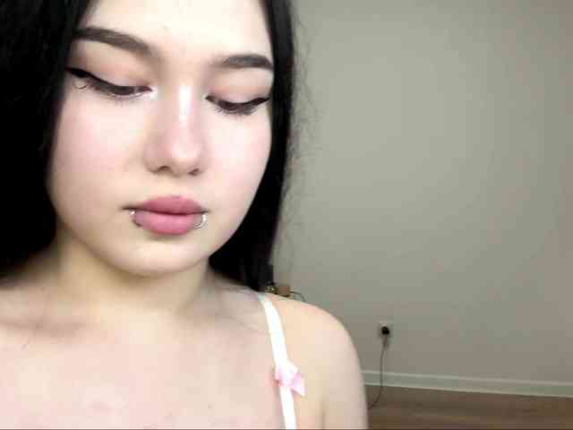 DiaphanousDream webcam