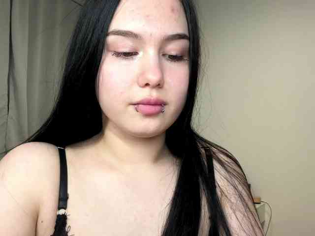 DiaphanousDream webcam