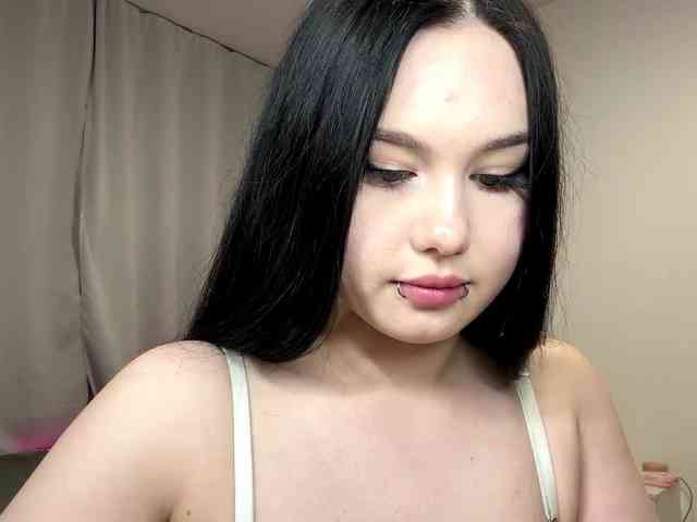 DiaphanousDream webcam
