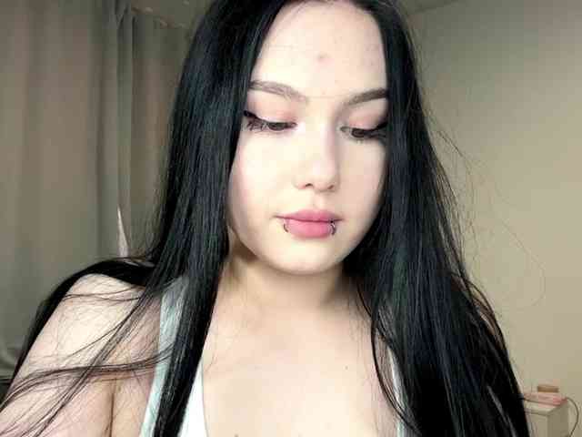 DiaphanousDream webcam