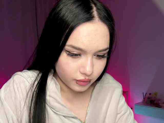 DiaphanousDream webcam