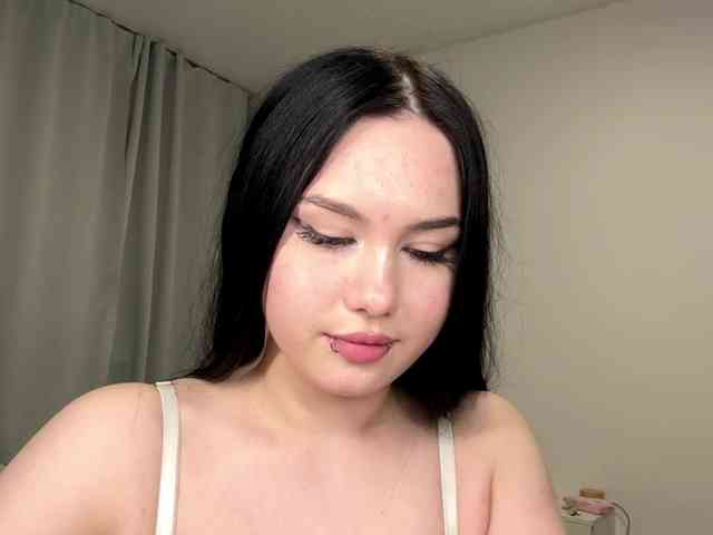 DiaphanousDream webcam