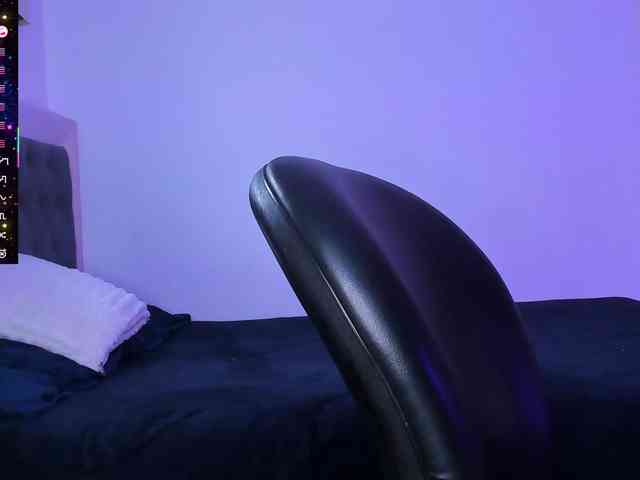 Luna1323 webcam
