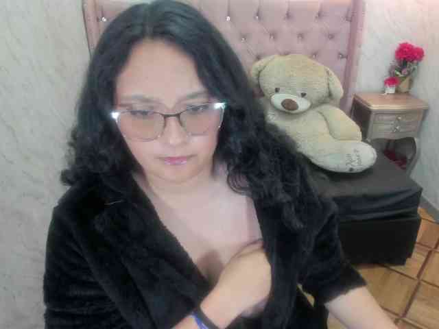 SrtaIshar webcam