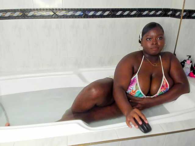 Zafira-Lux live cam on BongaCams