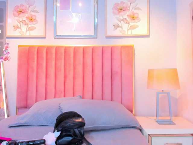 SophieBuitrago live cam on BongaCams
