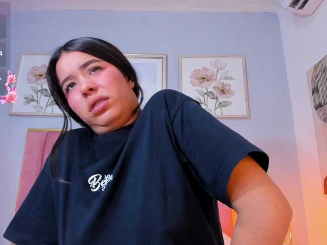 SophieBuitrago live cam on BongaCams