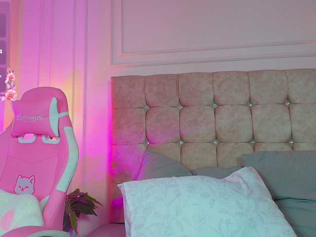 SophieBuitrago live cam on BongaCams