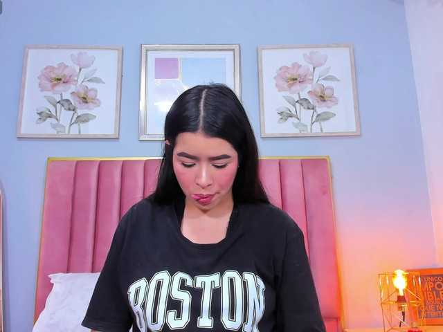 SophieBuitrago live cam on BongaCams