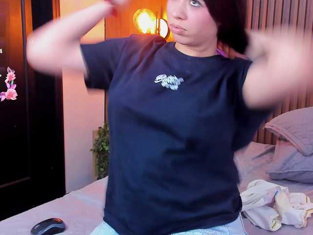 SophieBuitrago live cam on BongaCams