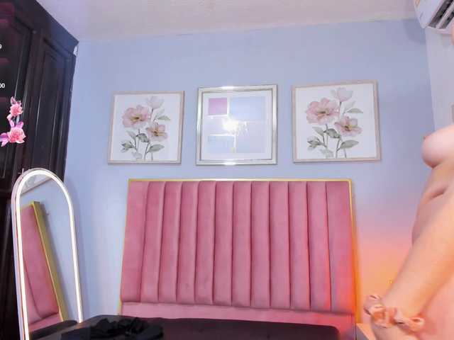 SophieBuitrago live cam on BongaCams