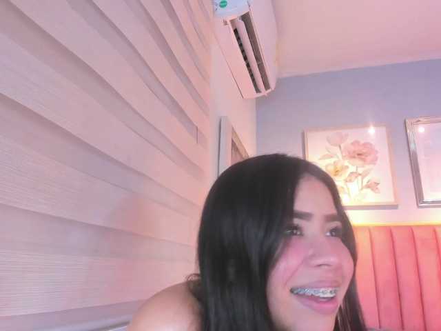 SophieBuitrago live cam on BongaCams