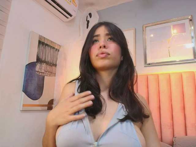 SophieBuitrago live cam on BongaCams