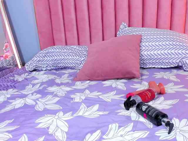 SophieBuitrago Live Webcam on BongaCams