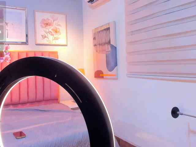 SophieBuitrago's webcam live show