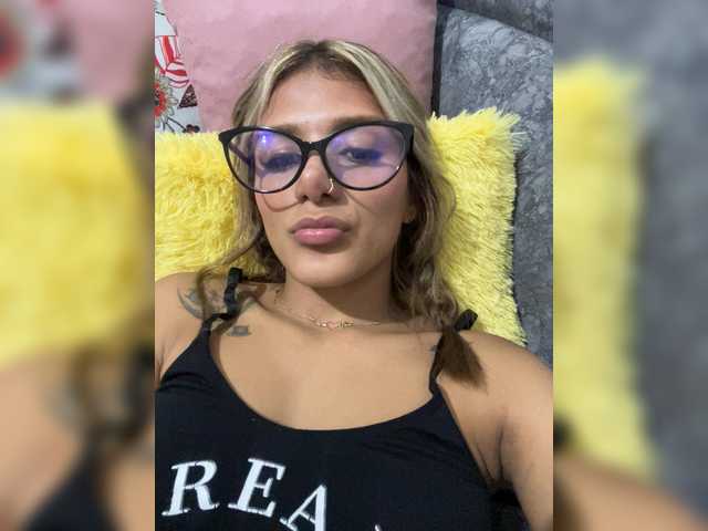 MiaKelsey live cam on BongaCams
