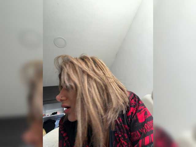 MiaKelsey live cam preview