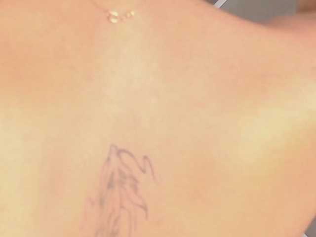 MiaKelsey, live now on BongaCams