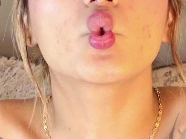MiaKelsey live cam on BongaCams