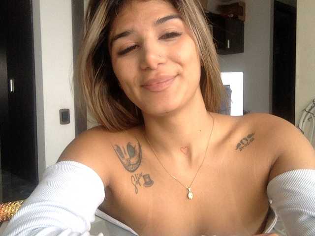 MiaKelsey live cam on BongaCams