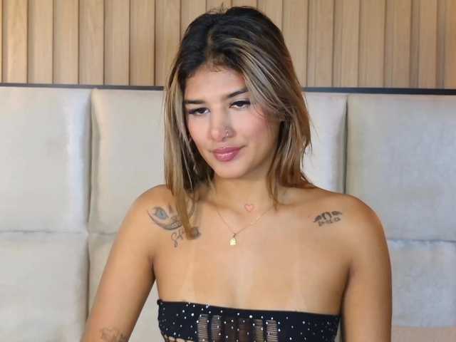 MiaKelsey live cam on BongaCams