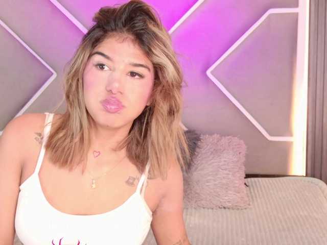 MiaKelsey live cam on BongaCams