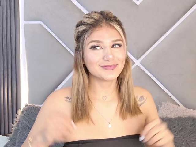MiaKelsey live cam on BongaCams