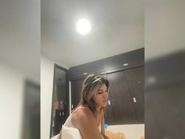 MiaKelsey — live female cam