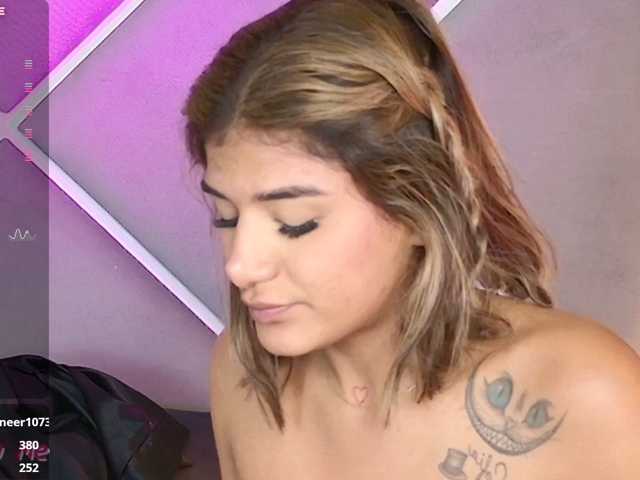 MiaKelsey live cam on BongaCams