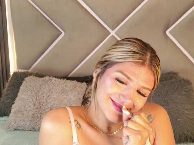 MiaKelsey live cam on BongaCams