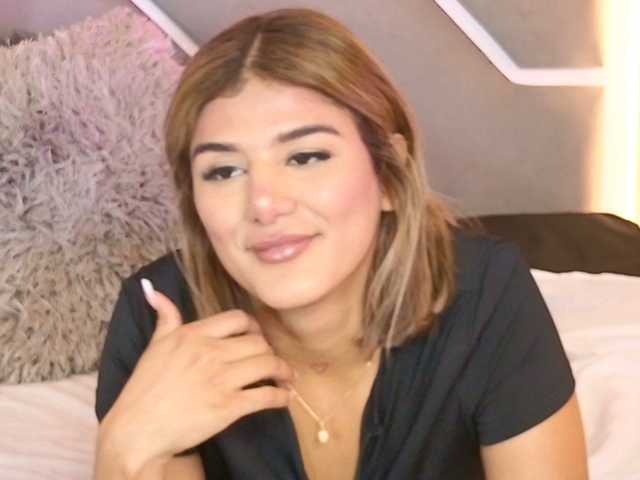Miakelsey live cam